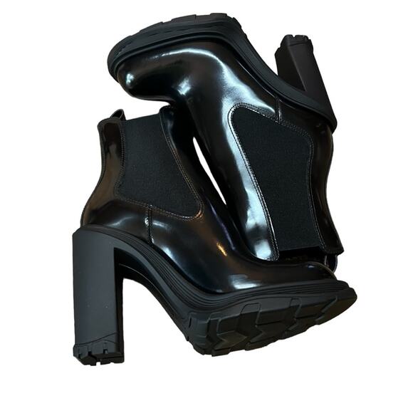 Alexander McQueen Tread Heeled Patent Leather Chelsea Boot NEW EU 36.5 US 6.5 - Picture 9 of 14